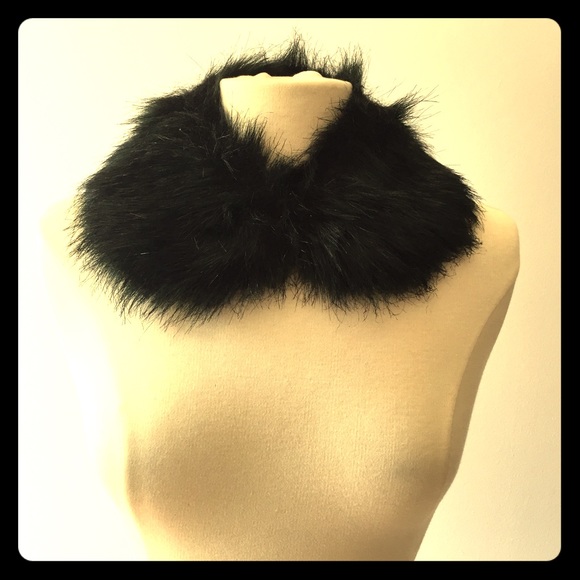 Faux fur collar
