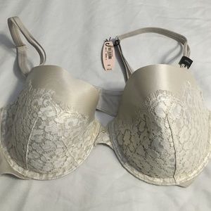 Victoria's Secret Very Sexy 38D bra