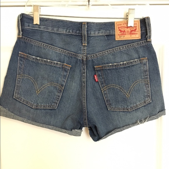 Levi cut off Jean shorts