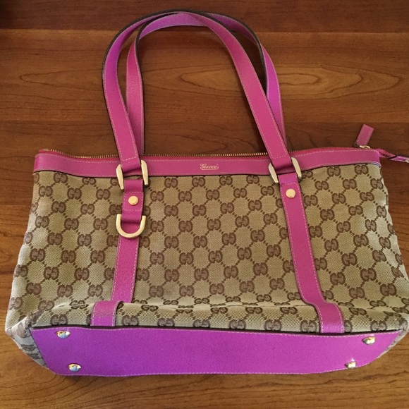 Adorable Gucci bag
