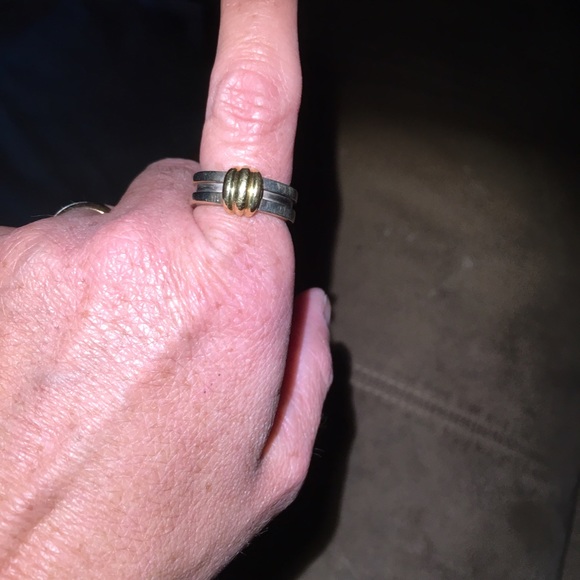 Tiffany&Co atlas ring❤️ price drop