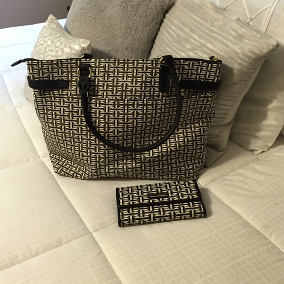 Tommy Hilfiger Handbags - Tommy Hilfiger tote bag and wallet