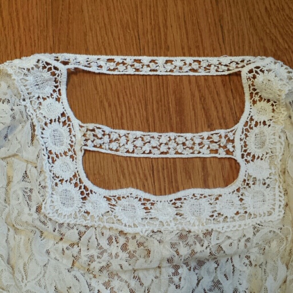 EUC Beautiful Lace Blouse - Picture 3 of 3