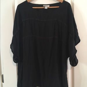 Black loose top