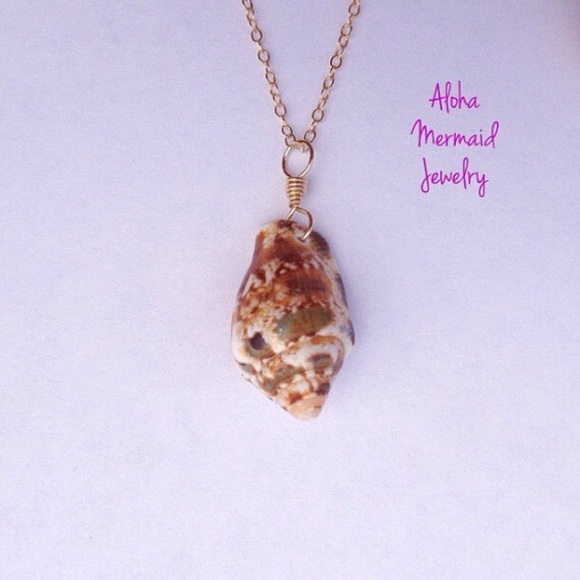 AlohaMermaidJewelry Jewelry - Hawaii Beach Conch Shell Gold Pendant Nautical