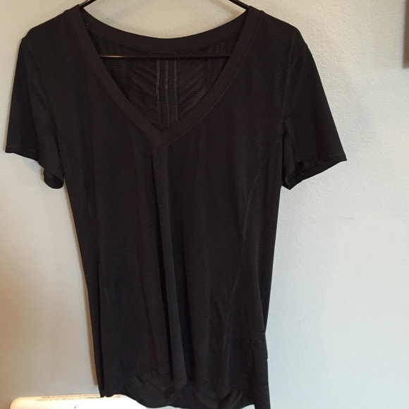 Lululemon V-Neck performance T