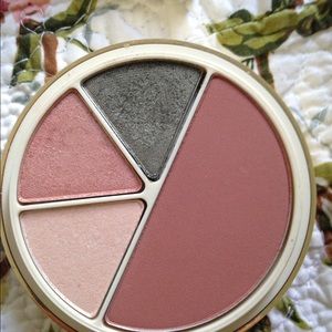 Estée Lauder palette