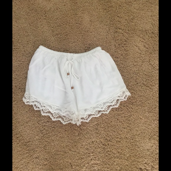 Arnhem clothing white shorts