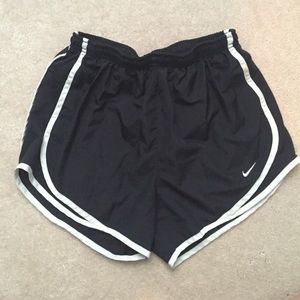 Nike tempo running short