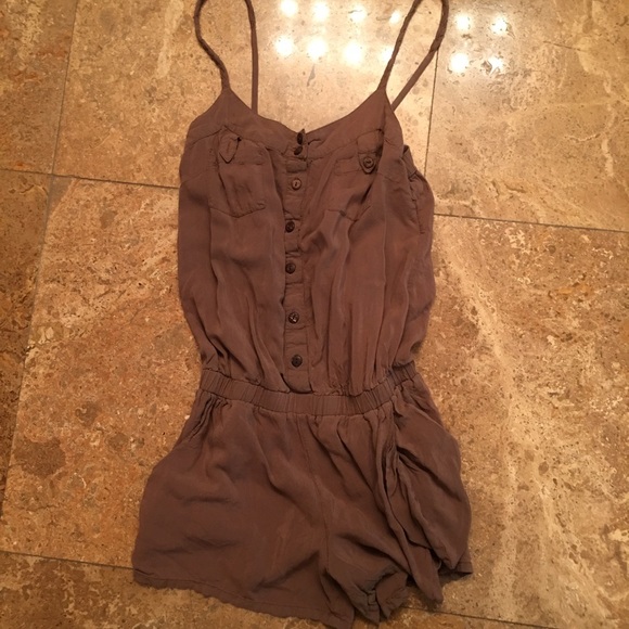 Brown jumper romper small
