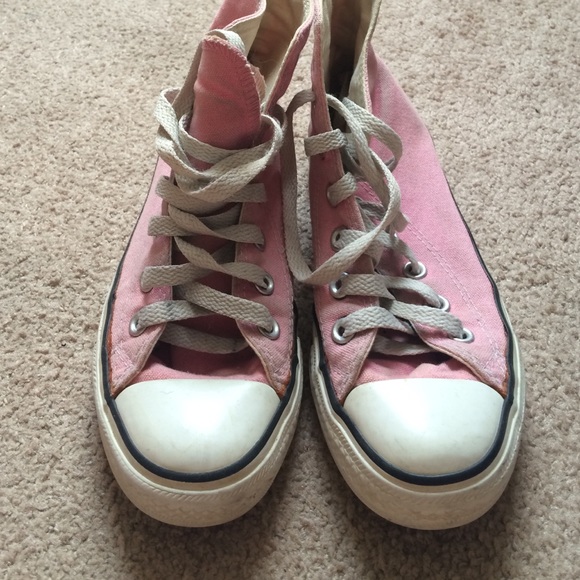Light pink high top converse