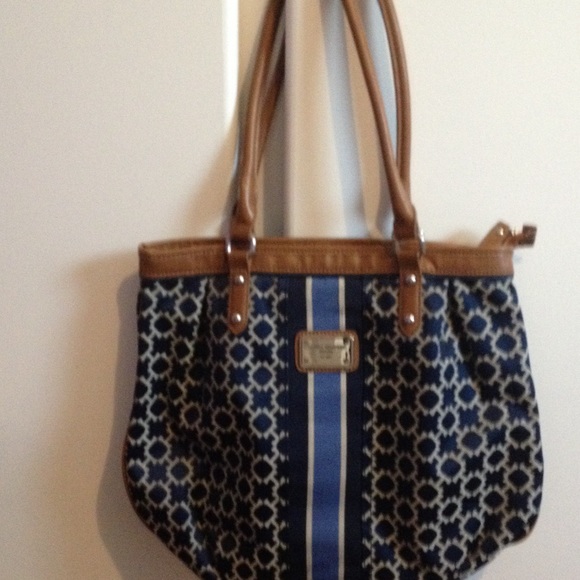 Tommy Hilfiger purse