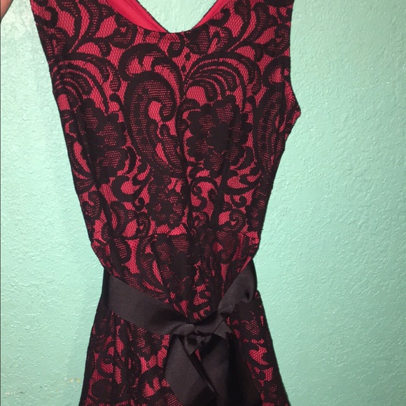 red and black lace dress with a bow - Picture 1 of 1