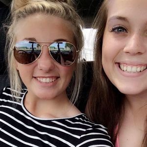 Meet your Posher, Kayla