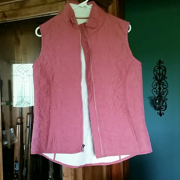 NWT Cabelas quilted vest