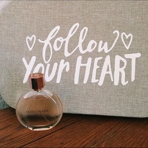 Estée Lauder sensuous perfume