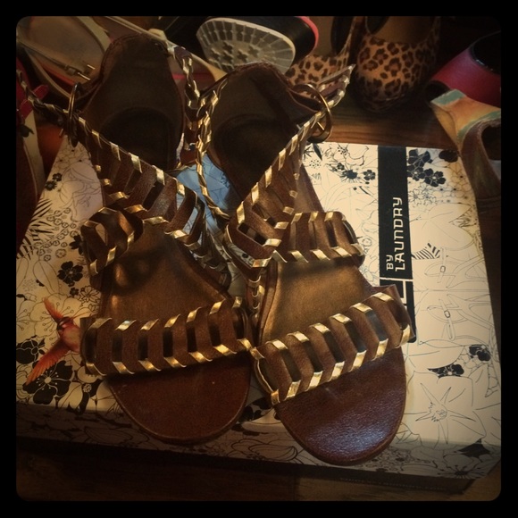 SOLD*SOLD  criss cross sandals with a slight wedge
