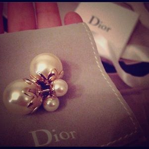 Authentic classic DIOR tribal earring white pearl