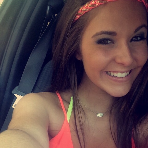 Meet your Posher, Caraline - Picture 2 of 2