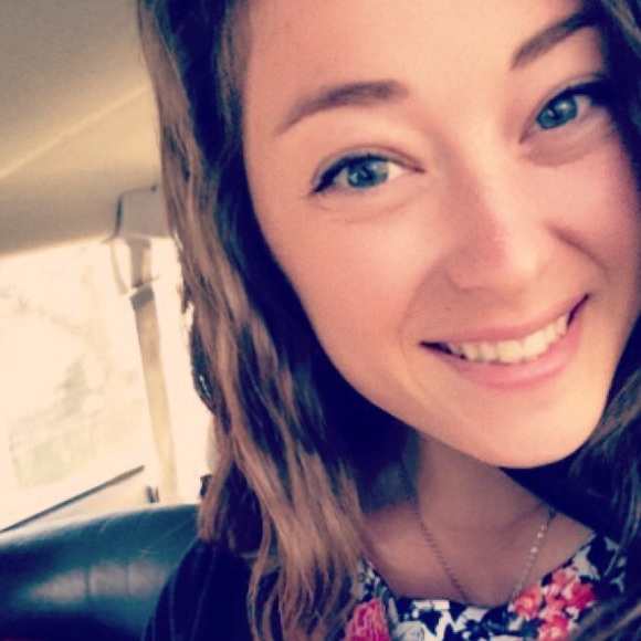 Meet your Posher, Kaylie - Picture 1 of 1