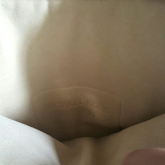 OFFERS WELCOME NEED TO SELL MK Tablet Case - Picture 4 of 4