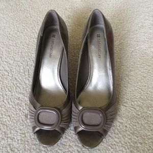 Naturalizer bronze shoes