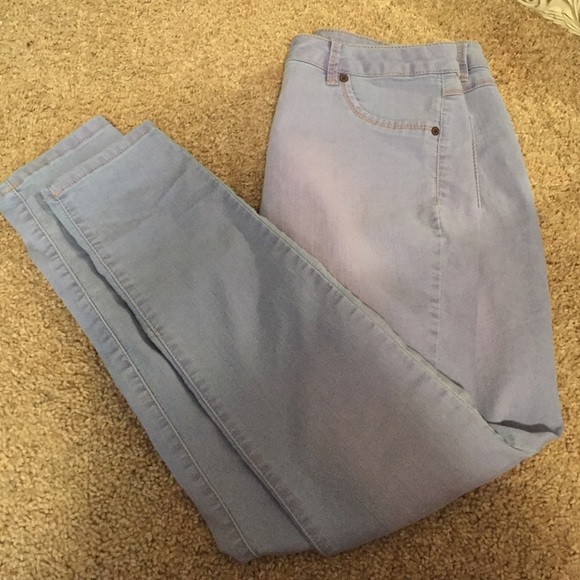 Artisan NY Light Wash Jeggings