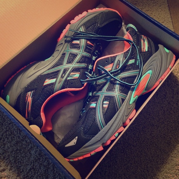Like new Asics gym shoes, worn once