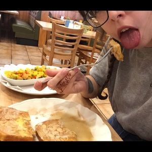 Meet your Posher, Abigail