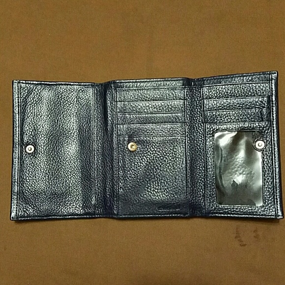 Kenneth Cole - Picture 2 of 4
