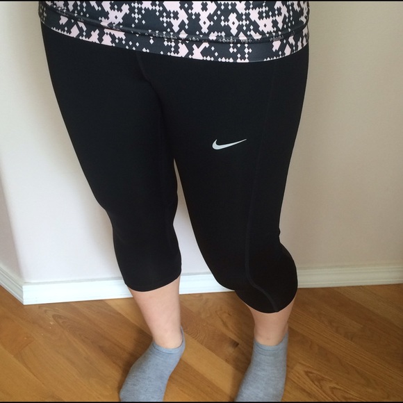 💥FLASH SALE💥 Nike Running Crop Leggings NWOT