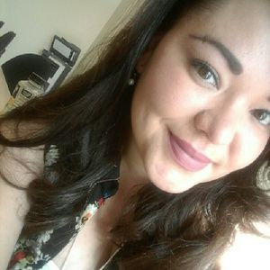 Meet your Posher, Yvette