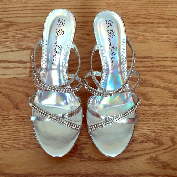 Crystal studded silver heels - Picture 1 of 2