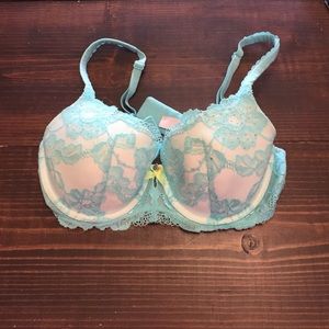 34 D Victoria secret bra