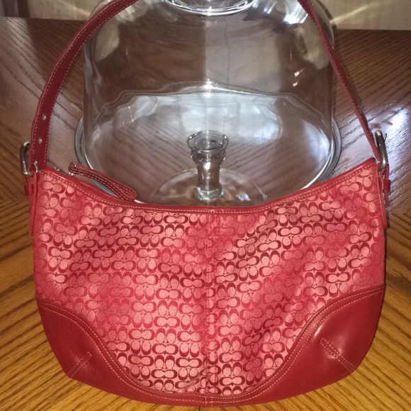 Red authentic Coach shoulder bag - Picture 3 of 4