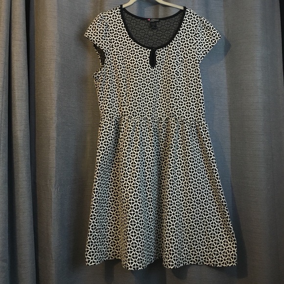 Plus Size Black and White Print Dress 2X