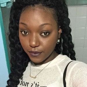 Meet your Posher, Shenique