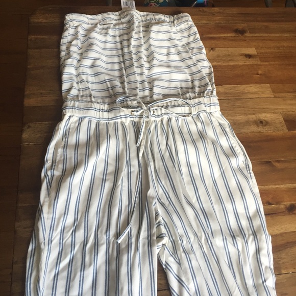 Stripped white and blue jumpsuit forever 21