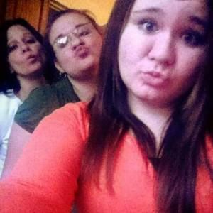 Meet your Posher, Lorie