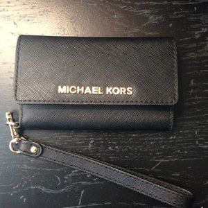 IPhone 5/5s MK wristlet