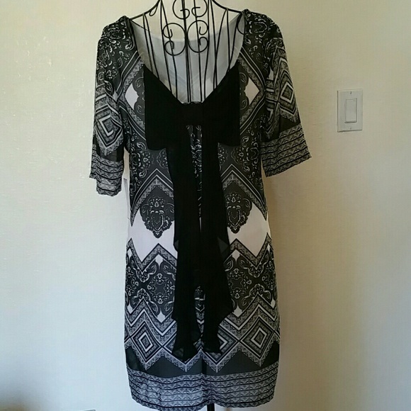 Bisou Bisou dress - Picture 2 of 4