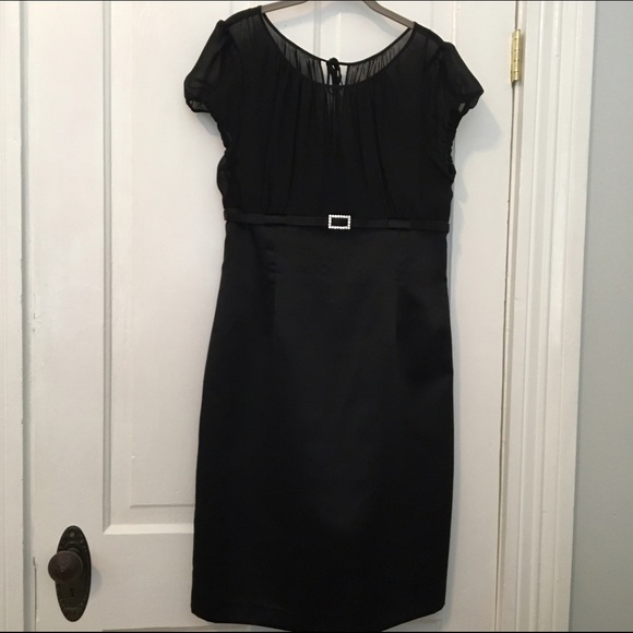 Cute little black dress!