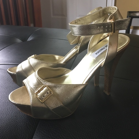 LAST CALL!! send offer New steve madden gold heels