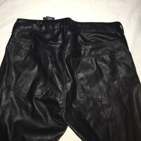 Black pleather pants - Picture 3 of 3