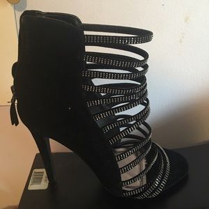 PRETTY RHINESTONE BLACK HEELS
