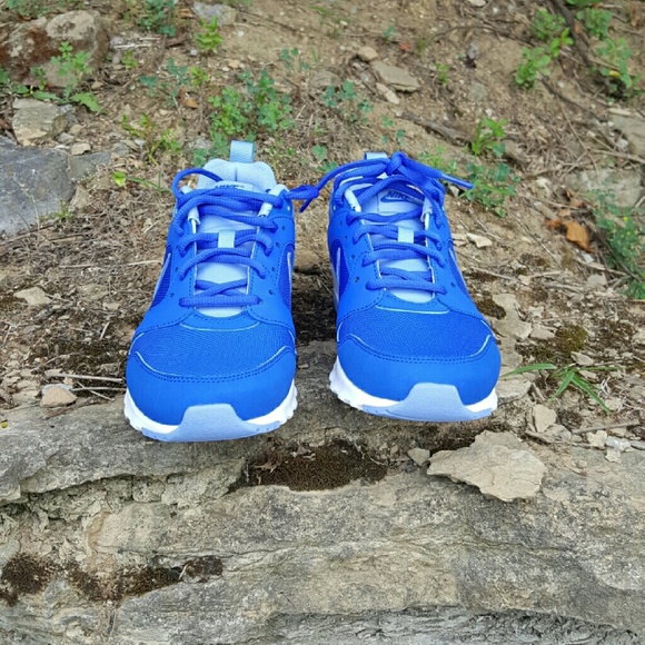 WOMEN AIR MAX  MOTION