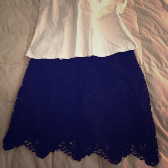 Lace skirt