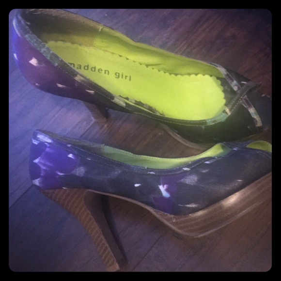 SoldAdorable Heels