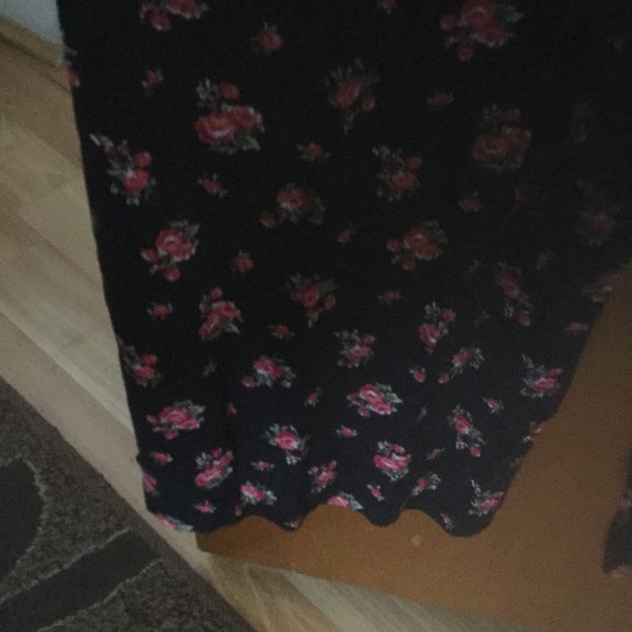 Forever21 red rose/black jumpsuit @traceymike - Picture 2 of 4