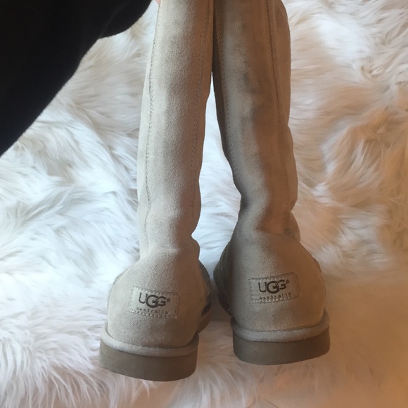 Ugg boots - Picture 2 of 4